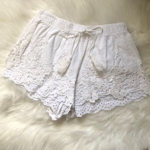 Beautiful white lace linen shorts